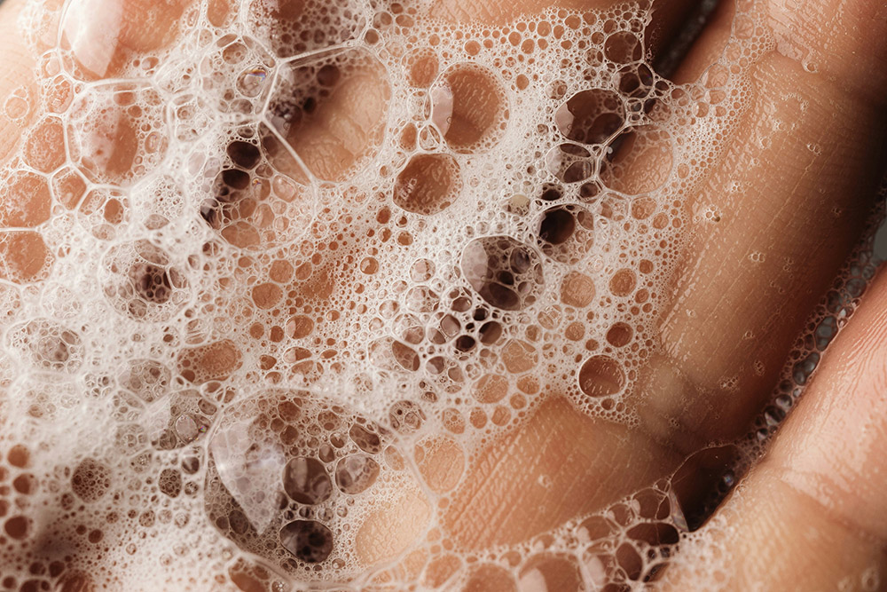 Recently, 'Mindful Showering,' which has been trending in human society as a form of meditation, has been revealed to originate from the long-standing cultural practices of our species, causing quite a stir within the vampire community.